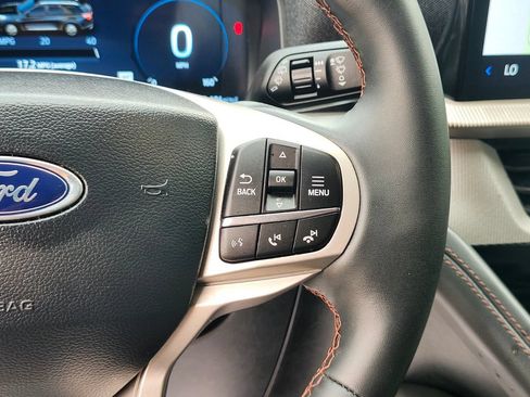 Certified 2025 Ford Explorer Active AWD/4WD image 31