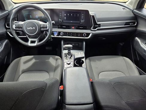 Used 2025 Kia Sportage LX FWD image 18