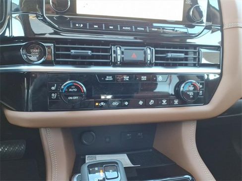 New 2025 Nissan Pathfinder Platinum image 15