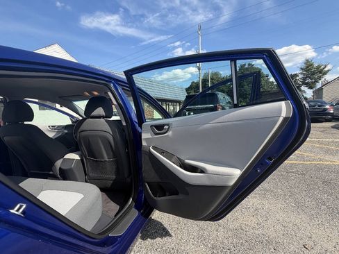 Used 2020 Hyundai Ioniq SE FWD image 34