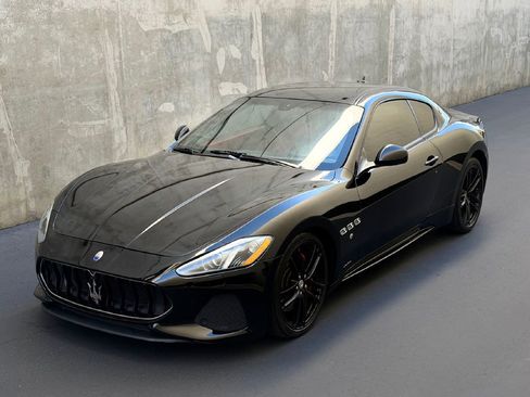 Used 2018 Maserati GranTurismo Sport image 2