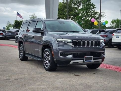 Used 2024 Jeep Wagoneer Series II w/ Flexible Seating Group image 3