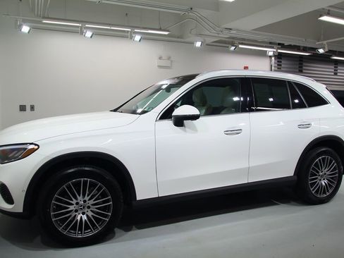 Certified 2026 Mercedes-Benz GLC 300 4MATIC image 4