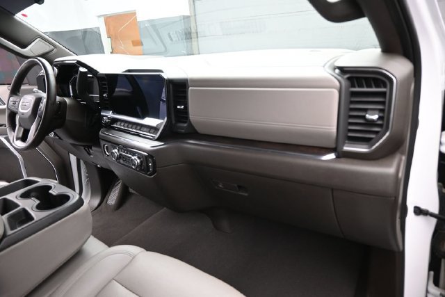 Used 2023 GMC Sierra 1500 SLT w/ X31 Off-Road Package AWD/4WD image 27