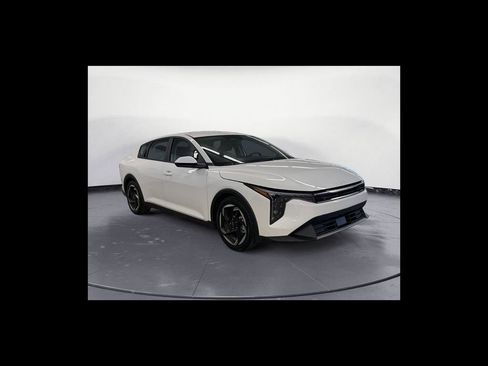 Used 2025 Kia K4 EX FWD image 8