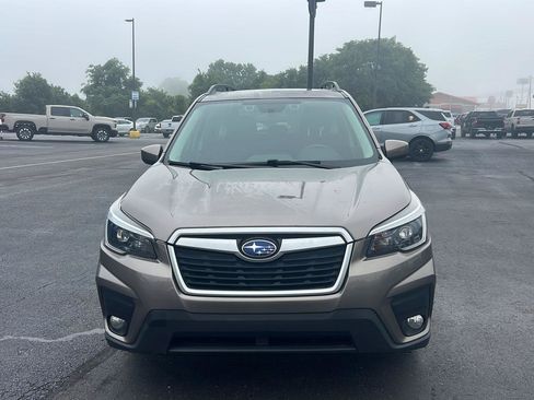 Used 2021 Subaru Forester Premium AWD/4WD image 2