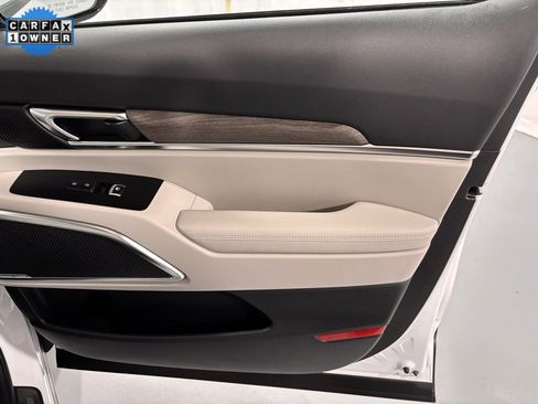 Used 2022 Kia Telluride SX w/ SX Prestige Package image 19