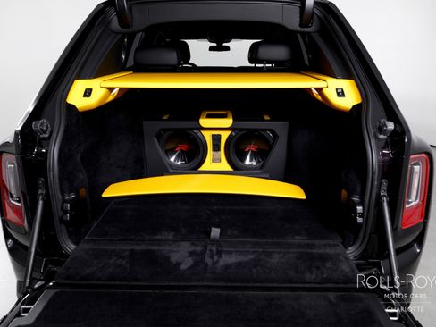 Certified 2023 Rolls-Royce Cullinan Black Badge w/ Driver's Package image 23