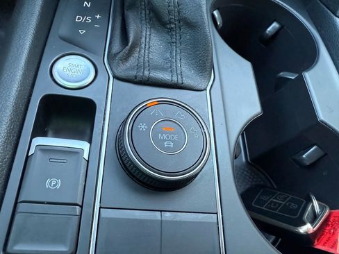 Used 2019 Volkswagen Atlas SE w/ Panoramic Sunroof Package image 23