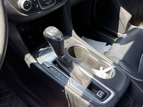 Used 2018 Chevrolet Equinox LT FWD image 10