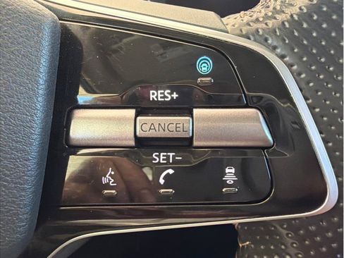 Used 2023 Nissan Ariya FWD image 18