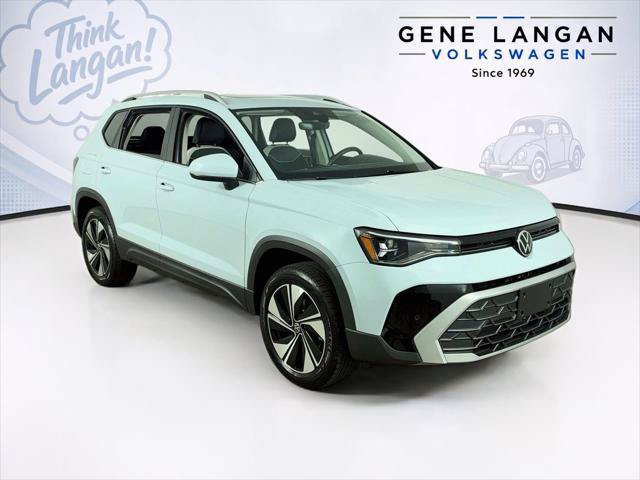 New 2027 Volkswagen Taos SE AWD/4WD image 3