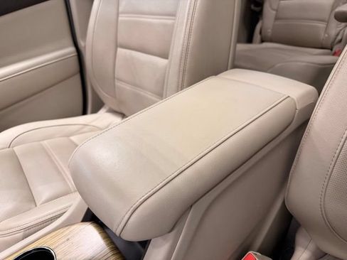 Used 2018 GMC Acadia Denali w/ Technology Package AWD/4WD image 35