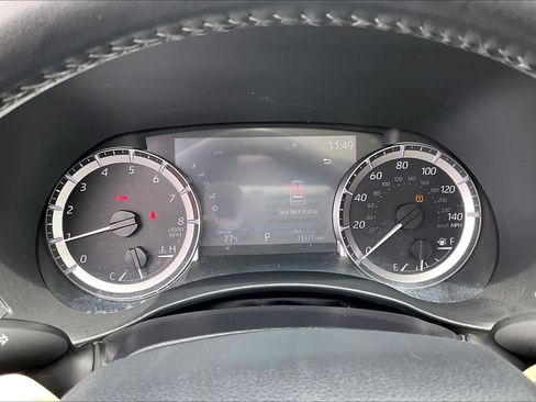 Used 2023 Toyota Highlander XLE FWD image 26