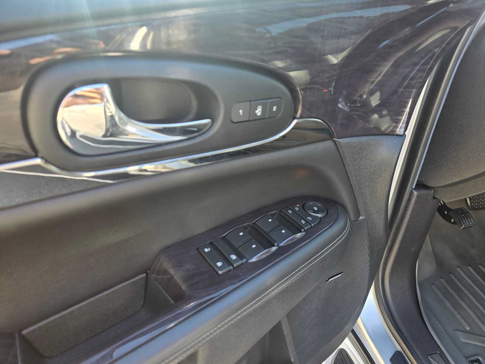 Used 2017 Buick Enclave Premium w/ Experience Buick Package AWD/4WD image 22