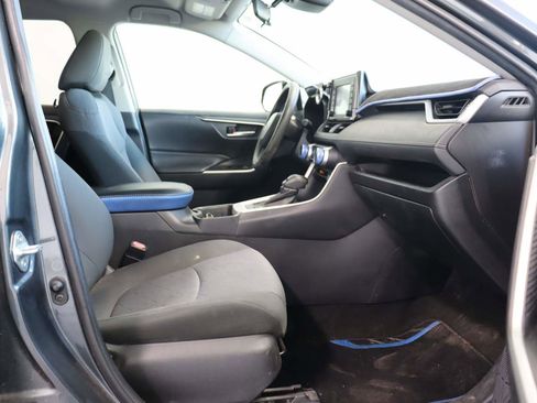 Used 2020 Toyota RAV4 XLE FWD image 18