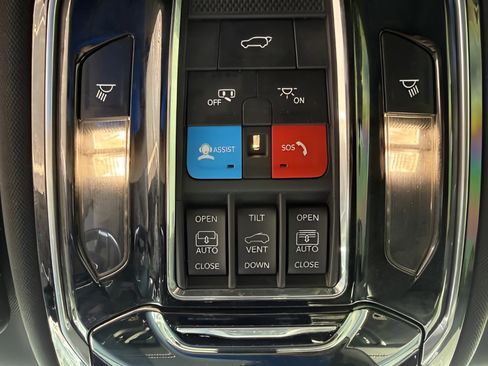 Used 2021 Jeep Grand Cherokee L Overland w/ Luxury Tech Group IV AWD/4WD image 30