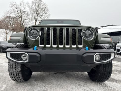 Used 2022 Jeep Wrangler Unlimited Sahara w/ Safety Group image 7