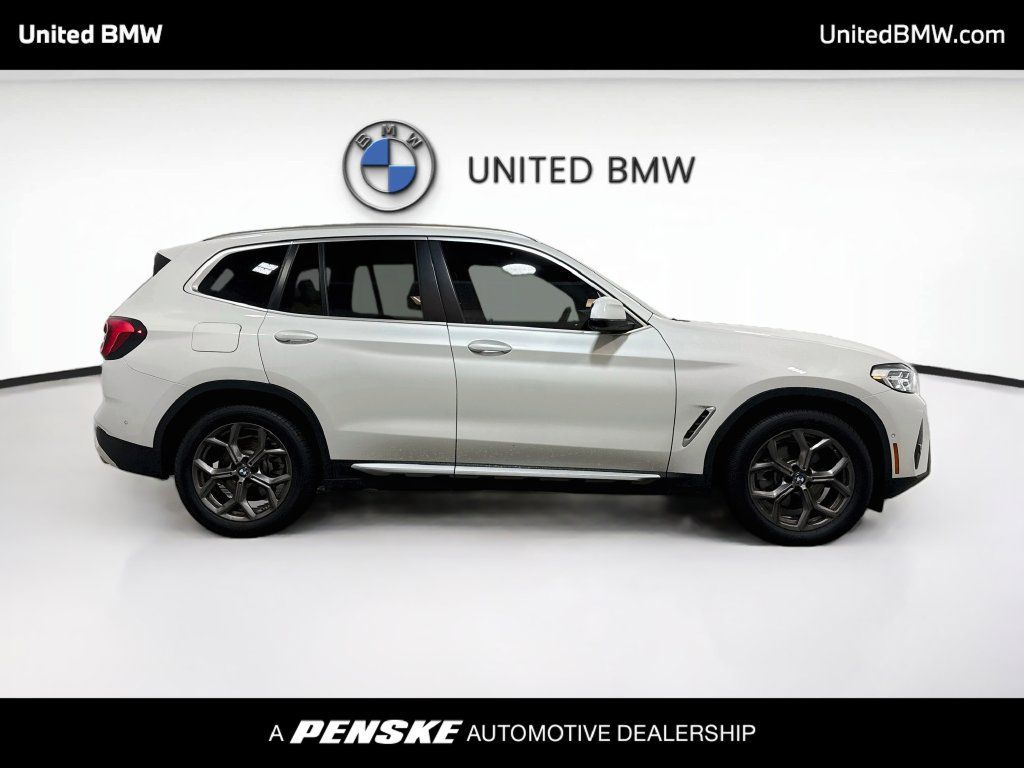 Used 2023 BMW X3 sDrive30i w/ Premium Package w/ZPA RWD image 4