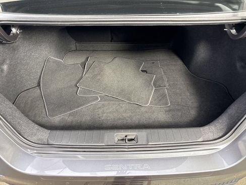 Used 2023 Nissan Sentra SR w/ SR Premium Package FWD image 34