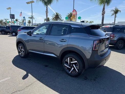 New 2026 Nissan Kicks SV w/ Charging Package FWD image 4