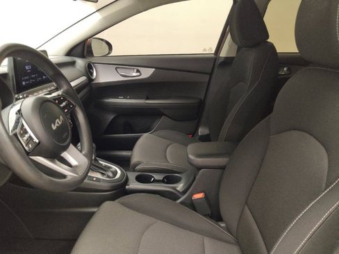 Used 2023 Kia Forte LXS w/ LXS Technology Package FWD image 17