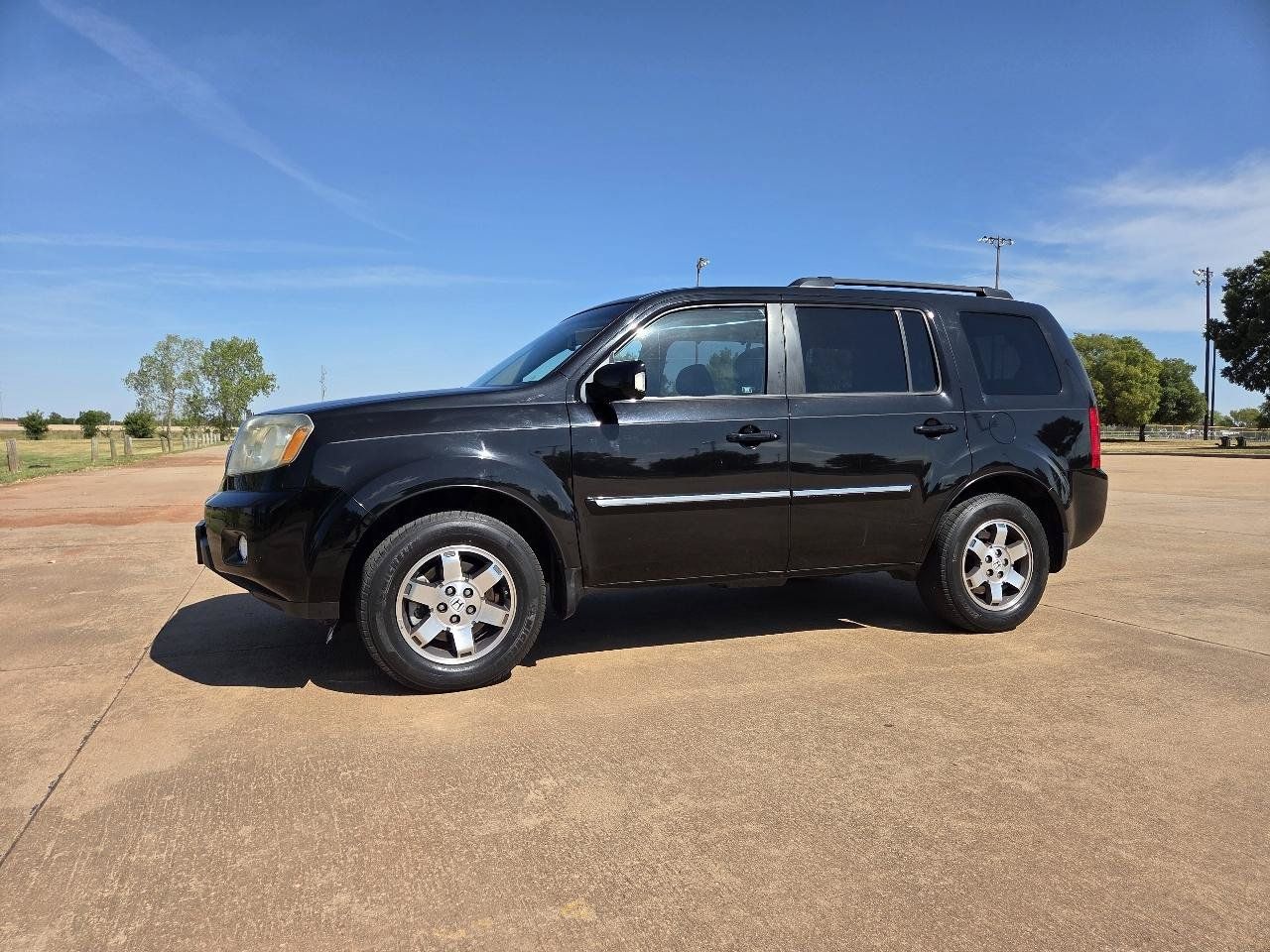 Used 2011 Honda Pilot Touring image 2