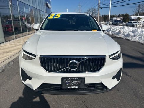 Certified 2025 Volvo XC40 B5 Core image 7