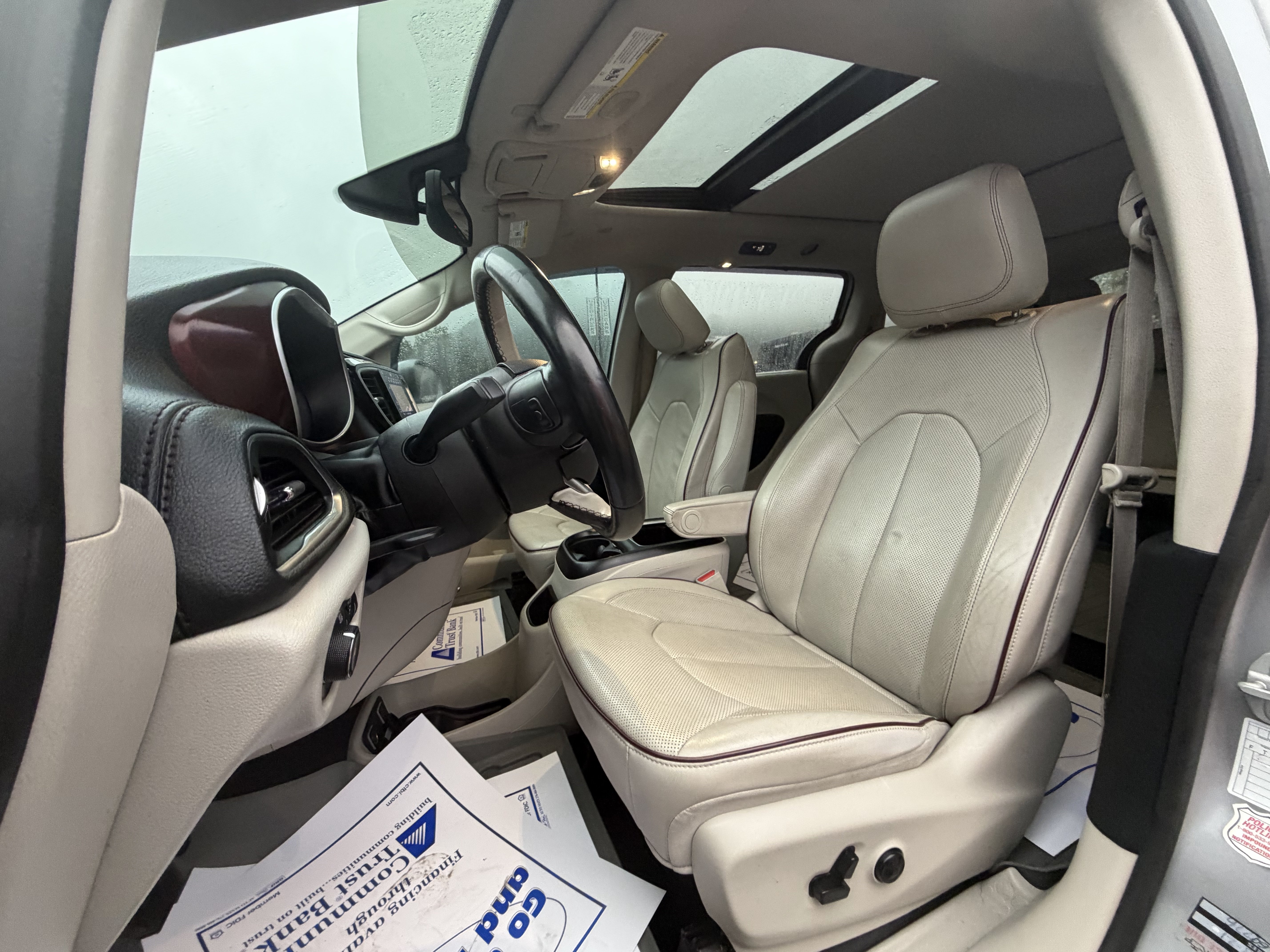 Used 2020 Chrysler Pacifica Limited FWD image 11