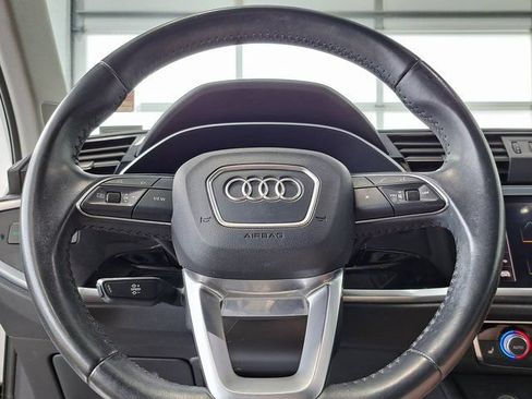 Used 2020 Audi Q3 2.0T Premium w/ Convenience Package AWD/4WD image 10