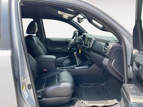 Used 2017 Toyota Tacoma TRD Pro AWD/4WD image 15