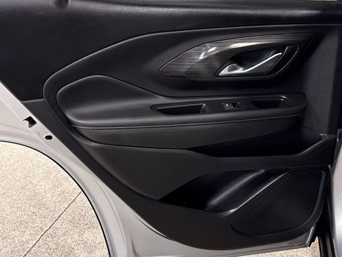 Used 2022 GMC Terrain SLT w/ Infotainment Package II image 12