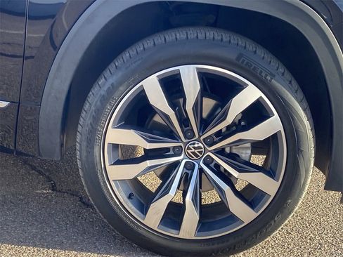 Certified 2023 Volkswagen Atlas SEL Premium image 7