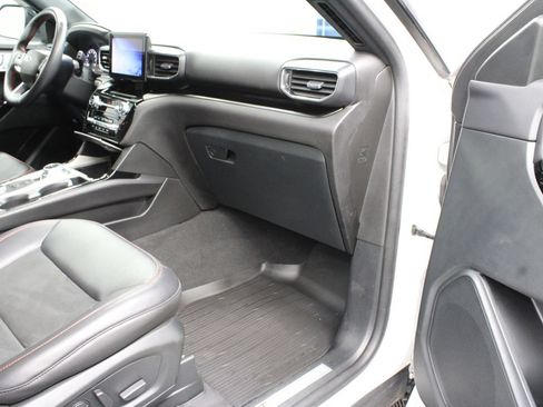 Used 2023 Ford Explorer ST-Line AWD/4WD image 35
