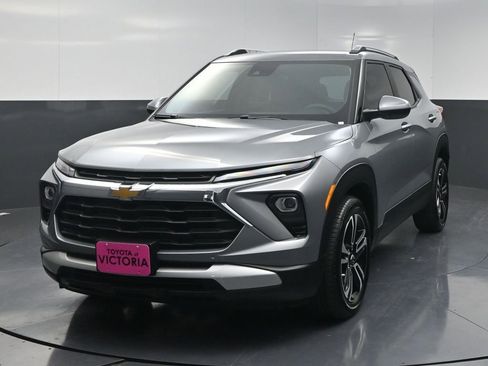 Used 2025 Chevrolet TrailBlazer LT image 3