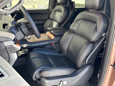 New 2025 Lincoln Navigator Black Label image 30