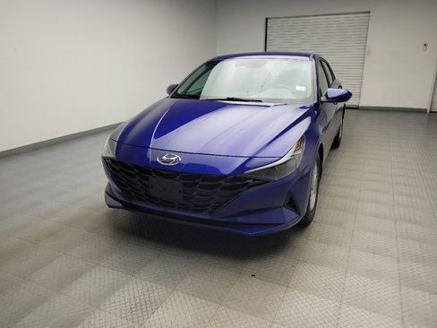 Used 2023 Hyundai Elantra SE FWD image 15