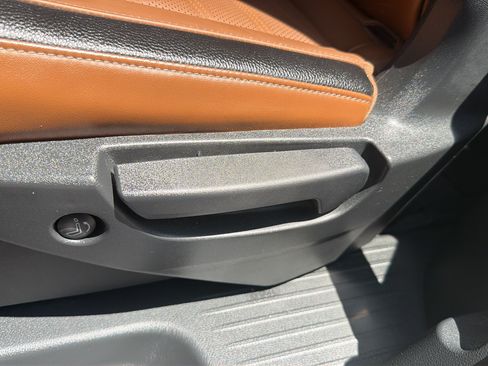 Used 2024 Nissan Pathfinder Platinum FWD image 28