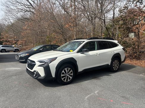 Certified 2025 Subaru Outback Premium w/ Popular Package #1A image 2