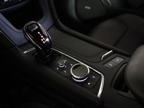 Used 2023 Cadillac XT6 Premium Luxury w/ LPO, Floor Liner Package AWD/4WD image 24