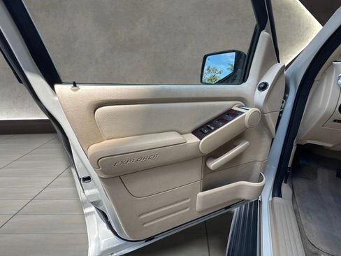 Used 2006 Ford Explorer Limited RWD image 16