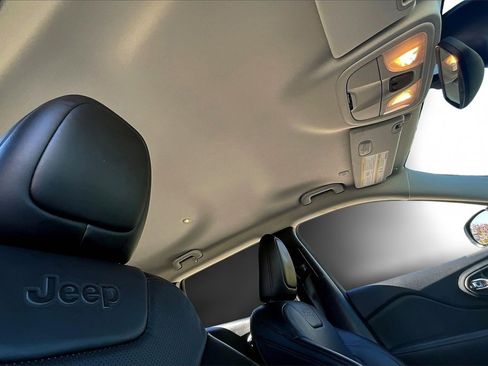 Used 2022 Jeep Cherokee Latitude Lux image 22