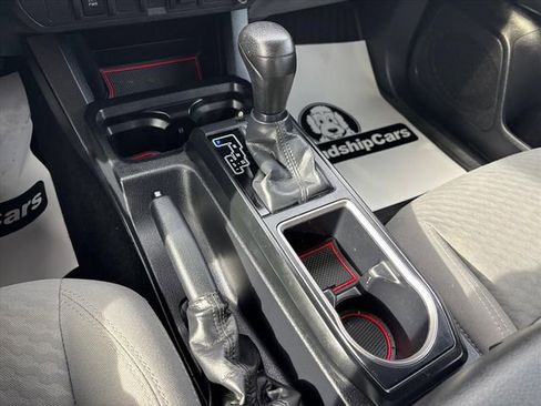 Used 2020 Toyota Tacoma SR w/ SR Convenience Package image 17
