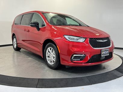 New 2026 Chrysler Pacifica Select