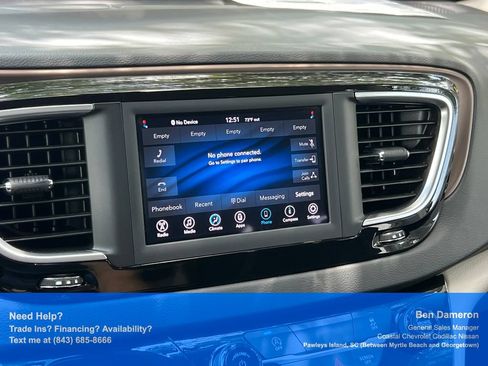 Used 2021 Chrysler Voyager L FWD image 31