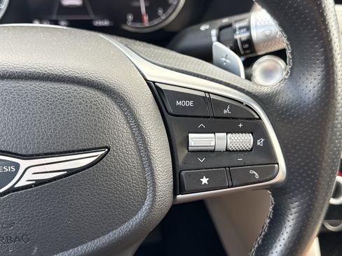 Used 2024 Genesis G70 2.5T image 15