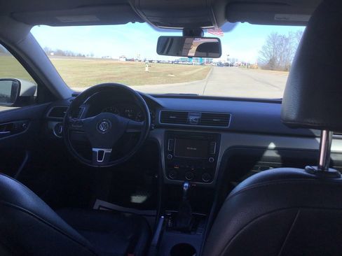 Used 2015 Volkswagen Passat 1.8T Limited Edition image 19