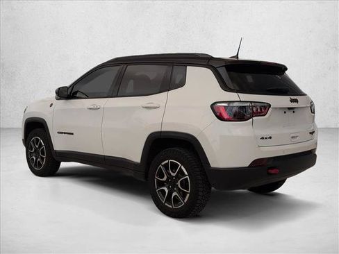 Used 2024 Jeep Compass Trailhawk AWD/4WD image 3