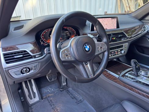 Used 2022 BMW 740i w/ M Sport Package RWD image 14