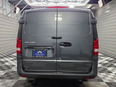 Used 2022 Mercedes-Benz Metris image 7